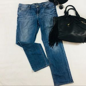 Mossimo Denim Mid-Rise Straight Light Wash Jeans